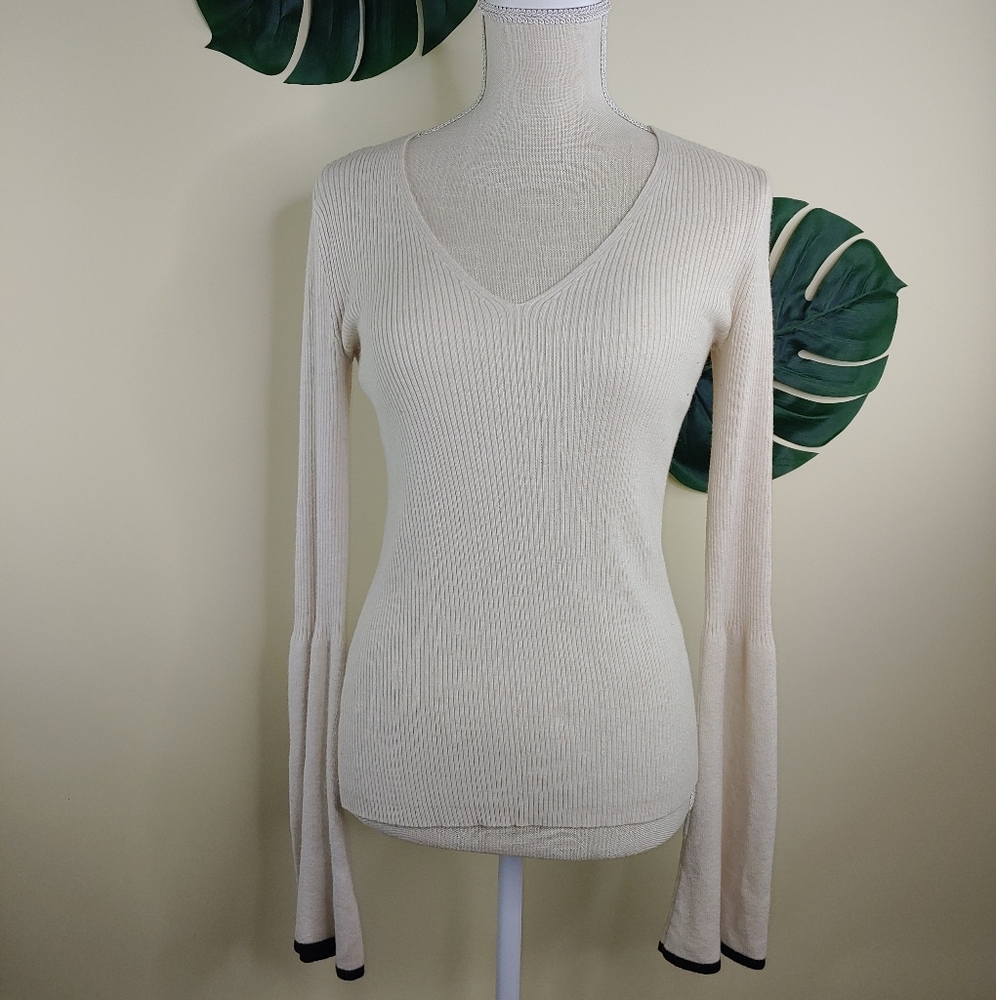 🌿French Connection🌿 bell sleeve sweater